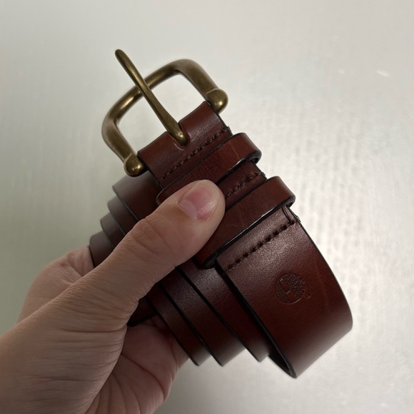 Timberland Men’s Leather Belt w/Brass Buckle. Five Holes for Adjustable Sizing. - Picture 1 of 6